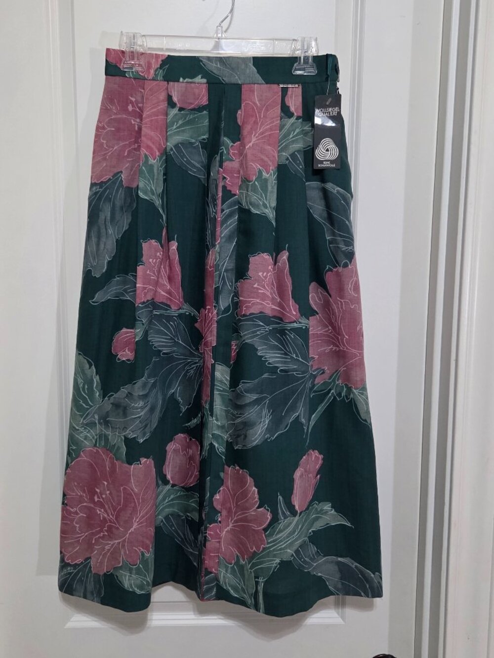 Geiger Austria Pleated Floral Wool Skirt, NWT, 38